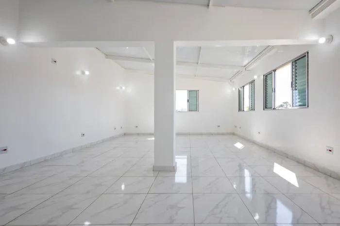 Sala comercial na Rua Monsenhor Manuel Rosa, 96  120 m²
