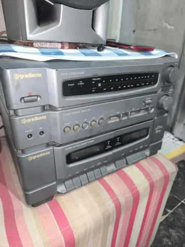System Gradiente Roxy - Rádio, Toca-Fitas, Amplificador e Toca-Discos Vintage