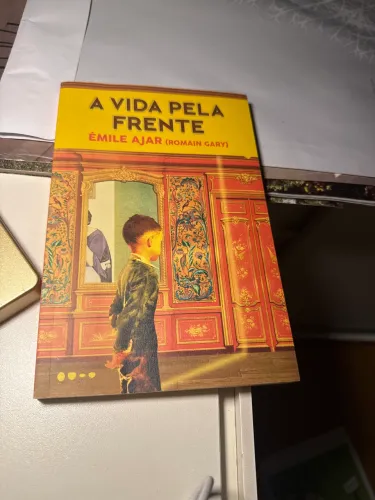 Livro A vida pela frente