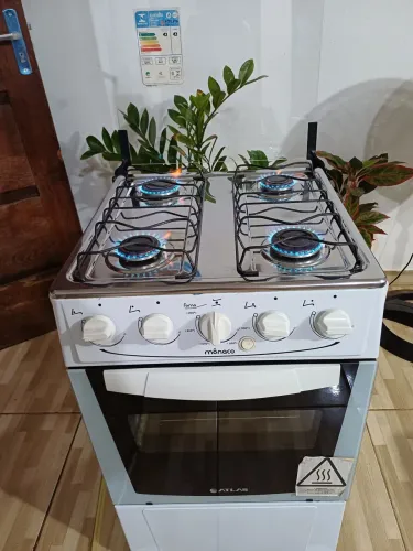 Fogão elétrico semi novo