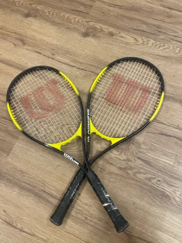 Duas raquetes de tênis Wilson ENERGY XL
