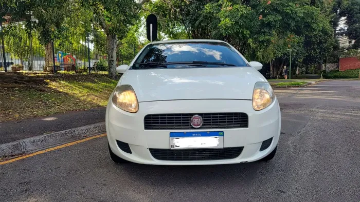 Fiat Punto Attractive 1.4 Fire Flex 8V 5P 2011
