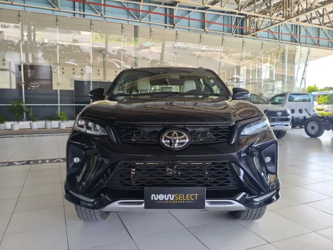 HILUX SW4 2.8 DIAMOND TURBO DIESEL 4X4 7L AUTOMÁTICO 2023/2024