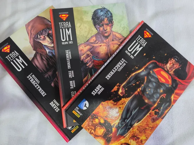 Hq Superman Terra Um Volumes 1, 2 e 3 