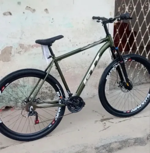 Aro 29 semi nova p vender