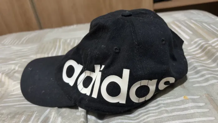 Boné logo adidas