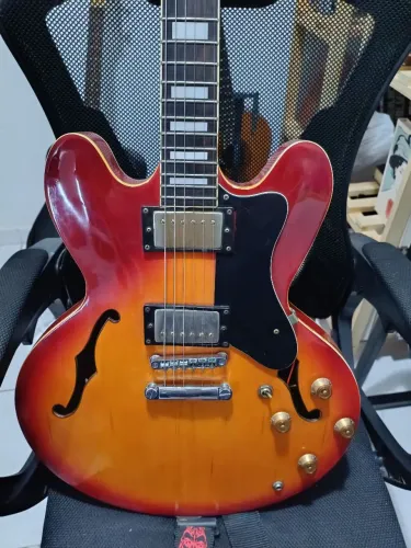 Guitarra semi acústica BENSON