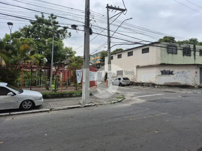 Oportunidade Comercial no Fonseca- 400 m2, transformar e lucrar!
