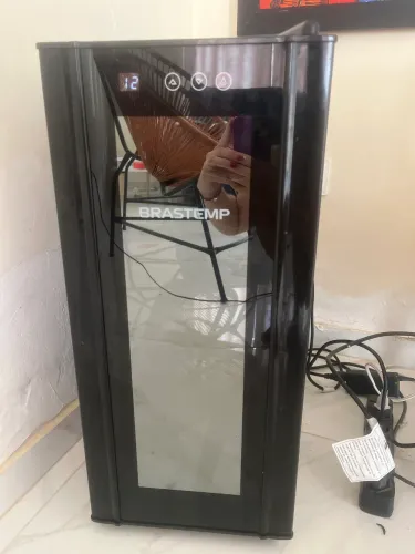Vendo adega 8 garrafas Brastemp