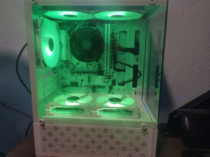 Pc gamer Ryzen 5 5660g