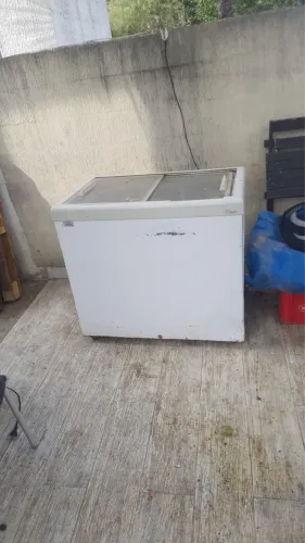 Freezer com porta de vidro