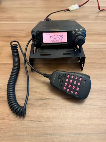 Rádio Yaesu Ft-3000m Semi Dual Vhf 70 W Escuta Uhf E Aviação AM FM