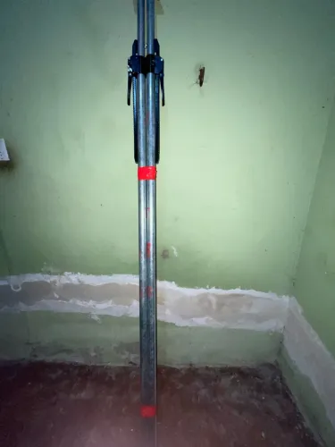 VENDO ESCORA TUDO NOVO, ACHEI DENTRO DE CONTÊINER QUE EU TRABALHO E NÃO FOI USADO.