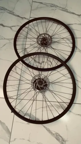 Par de Aros 29 com Raios e Discos de Freio - MTB