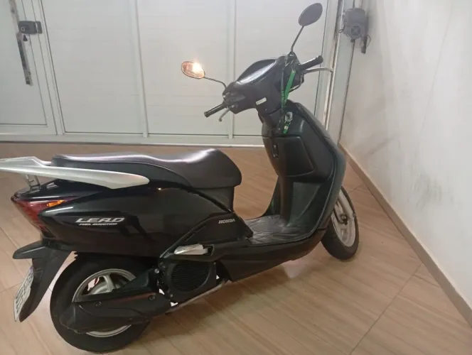 Vendo lead 110 preta ,abaixo da tabela pra vender logo