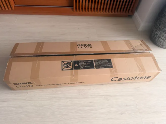 Teclado arranjador Casio CT-S190, pouquíssimo usado,
