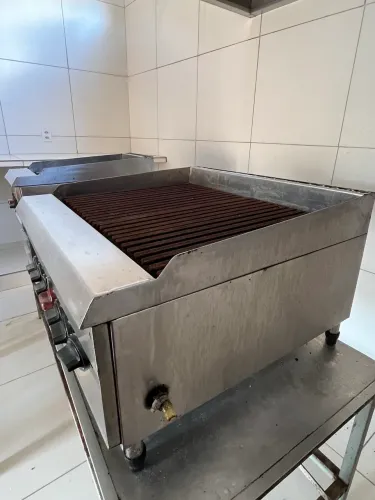Charbroiler em inox cirúrgico com 5 queimadores