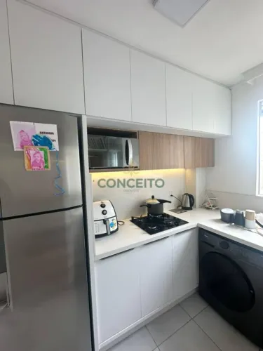 Apartamento a venda com 2 quartos, MOBILIADO, no bairro Areias em São José R$382 mil