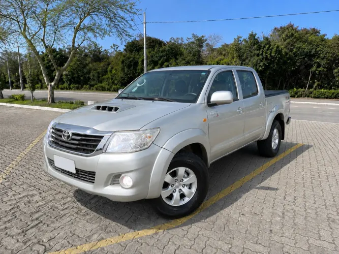 Toyota Hilux CD D4-d 4X4 3.0 TDI Dies. Mec. 2013