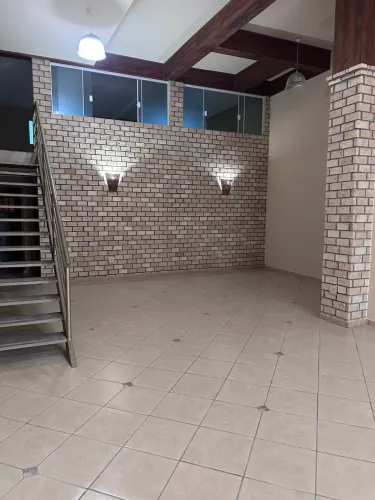 Aluga-se Salao Comercial 160 metros na Av Guedner sub esquina com Nildo Ribeiro