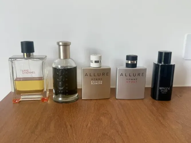 COLEÇÃO COM TREZE PERFUMES ORIGINAIS!