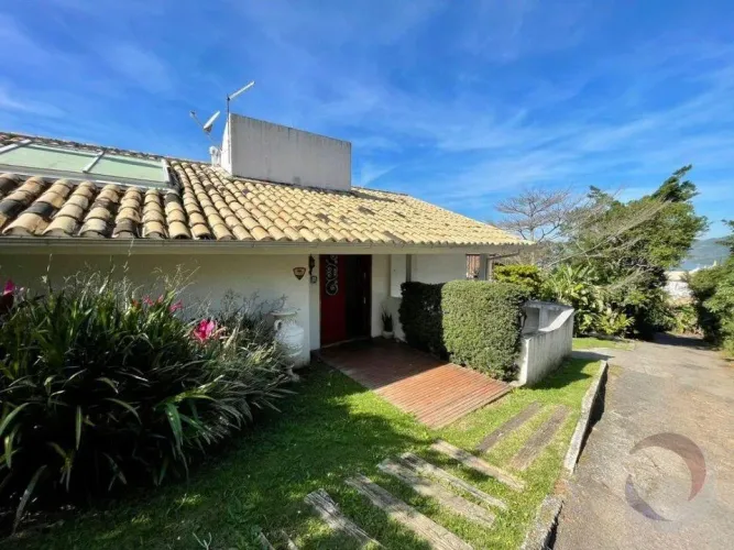 Casa para Venda em Florianópolis, Lagoa Da Conceição, 4 dormitórios, 4 suítes, 6 banheiros