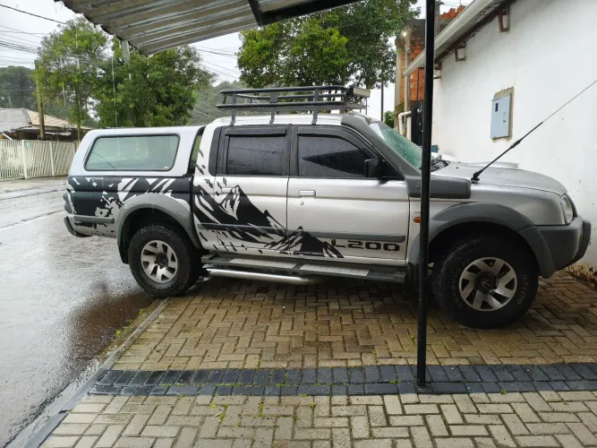 Mitsubishi L200 GL 2.5 4X4 CD Diesel 2009