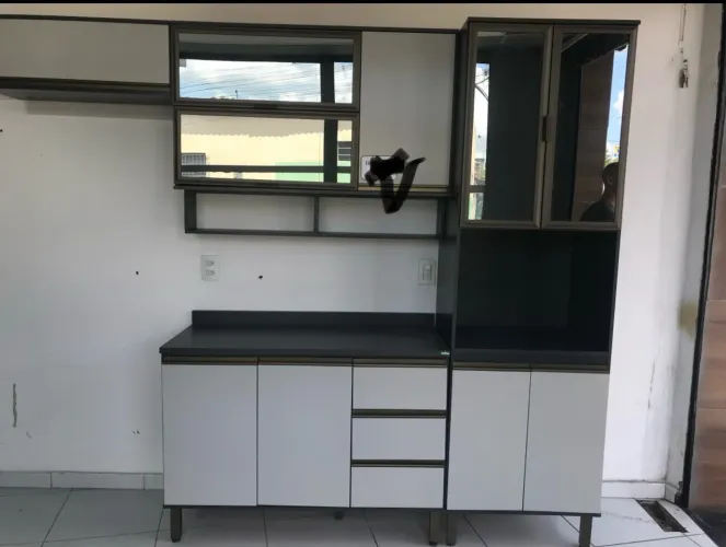 Perfeito e lindo armário de cozinha portas espelhadas
