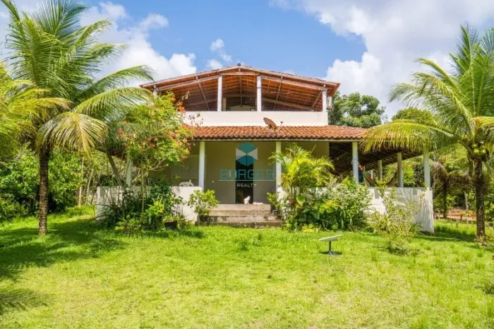 Casa à Venda em Condomínio Exclusivo em Itanagra-BA: 3 Quartos, 1 Suíte, 2 Banheiros, 200m