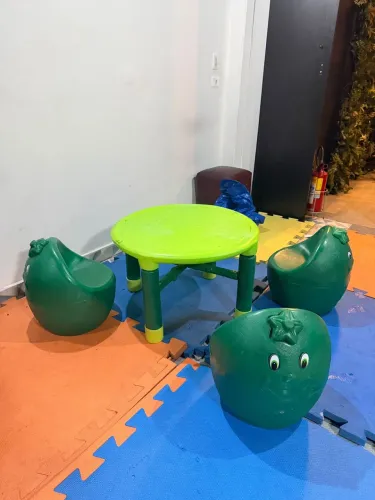 Mesa Com 3 Cadeiras