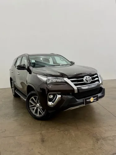 Toyota Hilux SW4 SRX 4X4 2.8 TDI 16V Dies. Aut. 2020