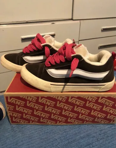 Tênis vans knu