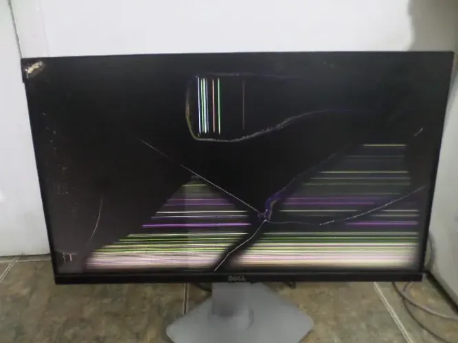 Monitor Dell Tela Quebrada