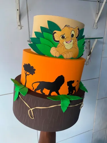 Vendo bolo rei leão FAKE