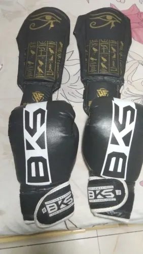 Vendo equipamentos de Muay Thai, está em bom estado. 