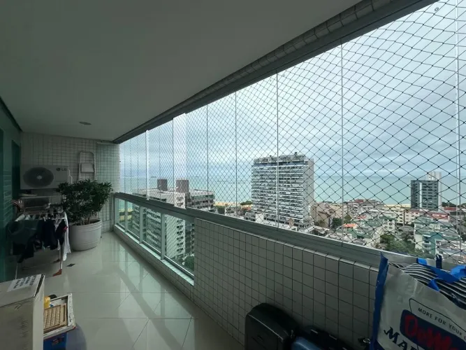 Apartamento de 2 quartos no Ed. Itapoã Tower, 2ª quadra do mar.