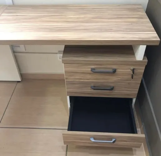Mesa Gebb Work 1,5m x 1,5m 