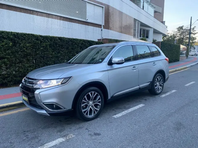 Mitsubishi Outlander Comfort 2.0 16V Aut. 2018