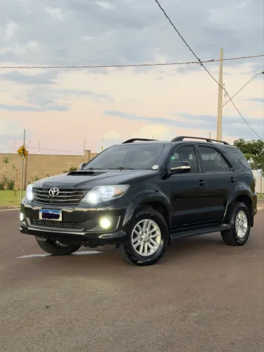Toyota Hilux SW4 SRV D4-d 4X4 3.0 TDI Dies. AUT 2014