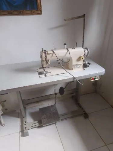 Venda de Duas Máquinas de costuras Lanmax Reta e Overloque por 2,500