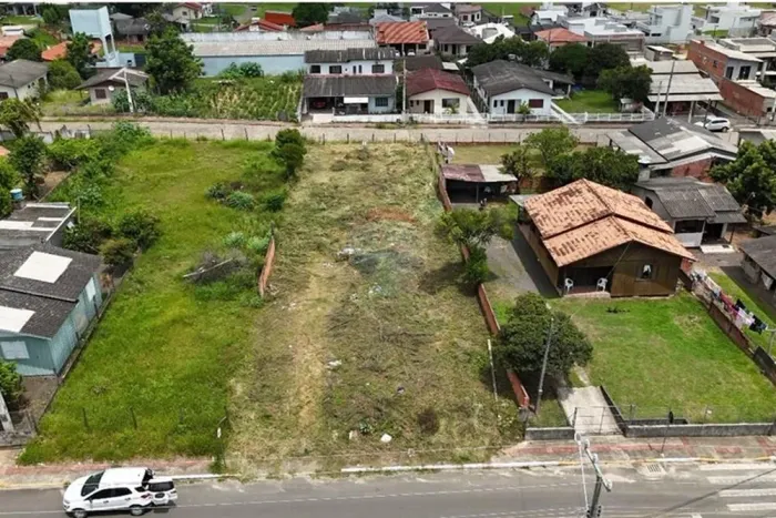 Terreno Comercial Promissor em Sombrio à Venda!