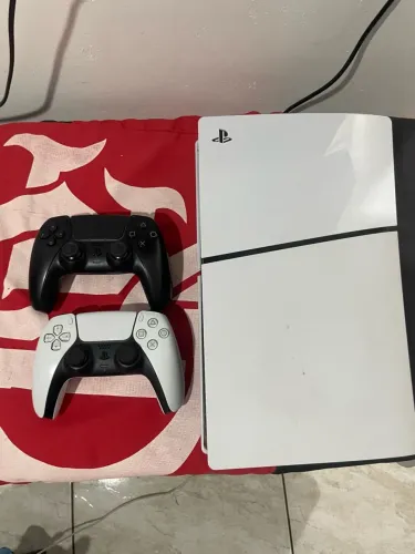 Ps5 slim, só aceito pagamento e entrega pessoalmente, em um shopping etc.