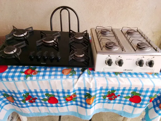 2 fogões em bom estado de conservação ótimo pra quem mora sozinho 