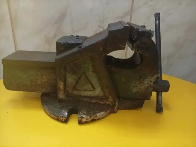 morsa antiga / torno de bancada