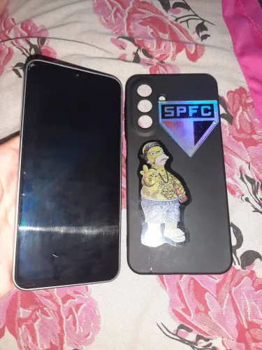 Vendo esses dois celulares novinhos sem nenhum defeito A17 vai com nota fiscal e um A30!!