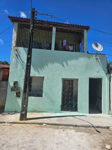 Terreno com 3 casas
