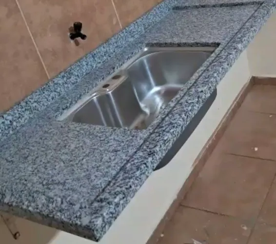 Pia de granito cinza