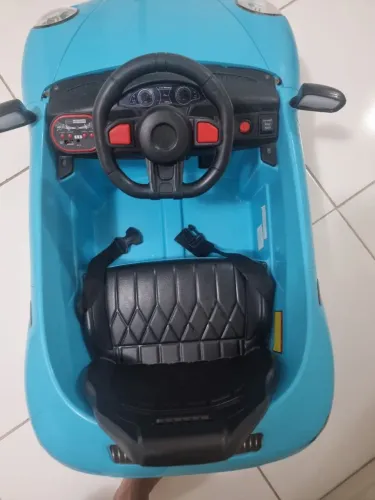 Carro elétrico infantil