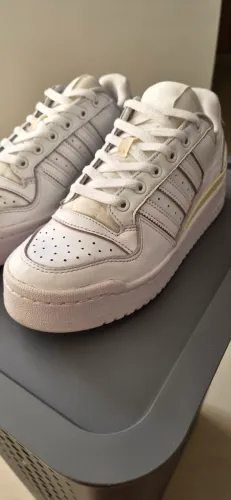 Tenis Adidas Forum Low, branco 37 feminino. Pouco uso.
