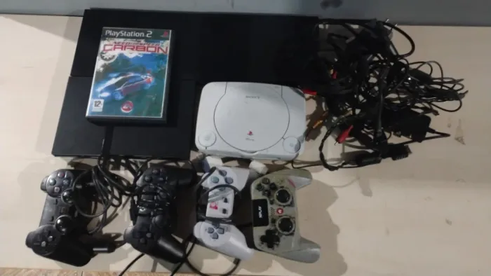 Lote PS2 e PS1 4 Consoles 4 Controles NFS Underground 2 Para Reparo